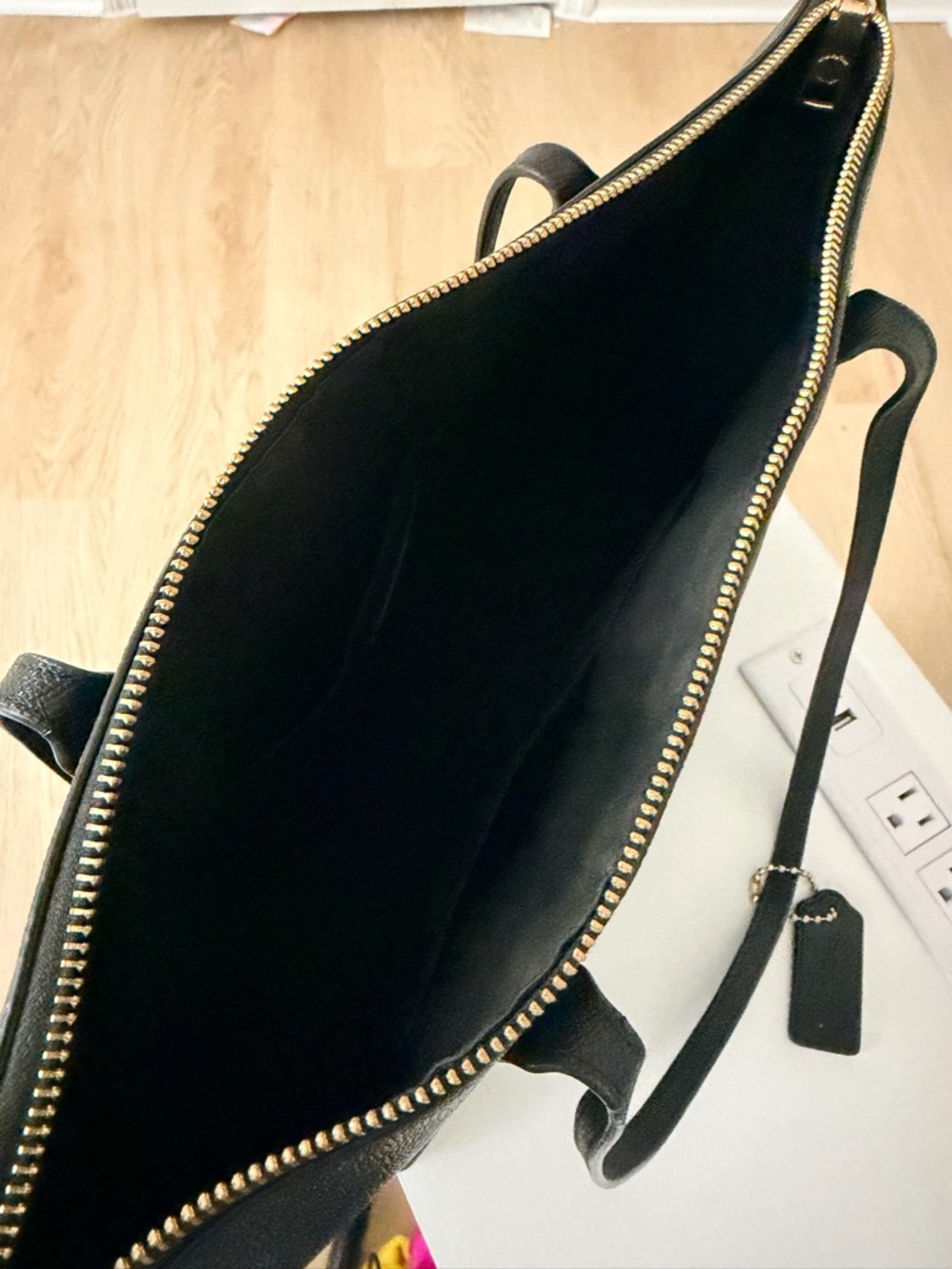 Coach Signature Fiona Zip Tote Bag | Black Pebbled Leather Shoulder Bag - Picture 6 of 9